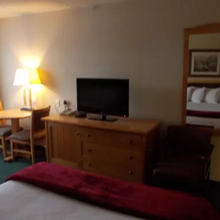 Rocky Inn Express Rocky Mountain House Extérieur photo